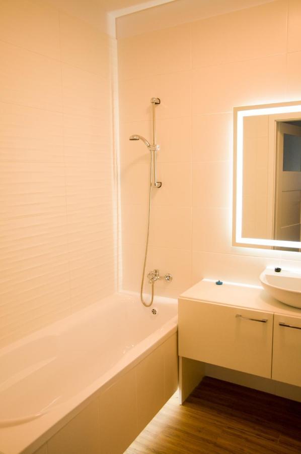 Apartament Verde ウッチ エクステリア 写真